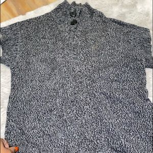 Short sleeve sweater